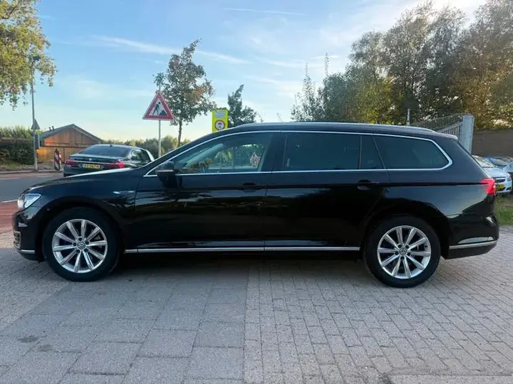 Volkswagen Passat 2016 photo 2