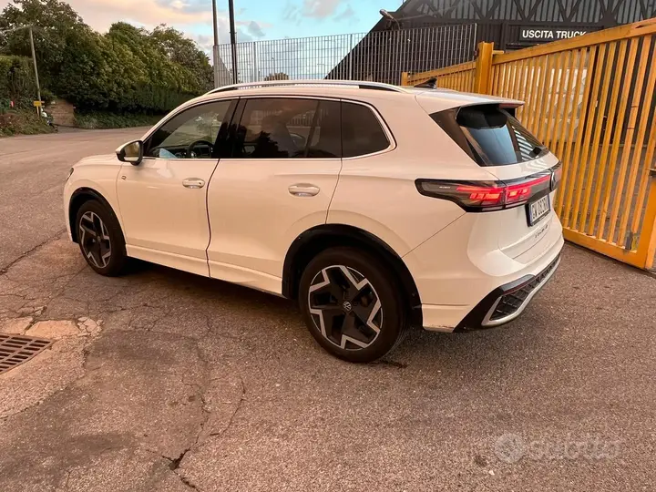 Volkswagen Tiguan 2024 photo 2