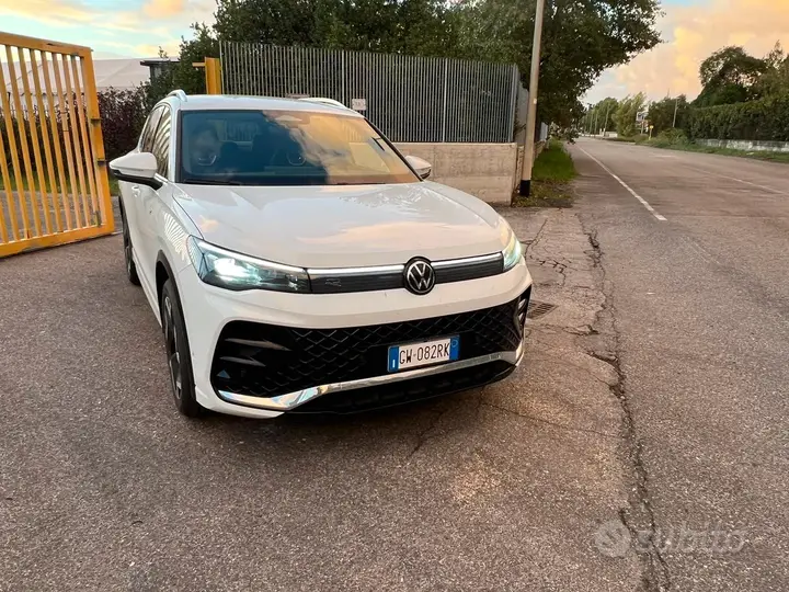Volkswagen Tiguan 2024 photo 5