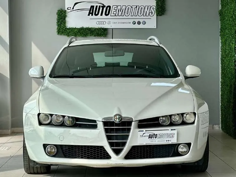 Alfa Romeo 159 2009 photo 2