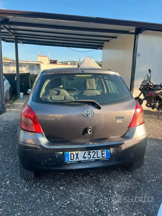 Toyota Yaris 2009 photo 3