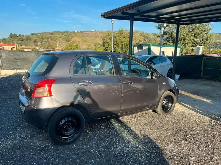 Toyota Yaris 2009 photo 4