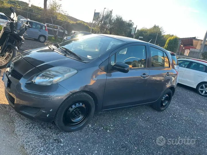 Toyota Yaris 2009 photo 2