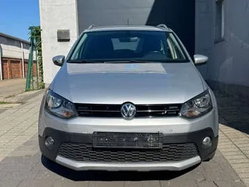 Volkswagen Polo 2015 photo 2