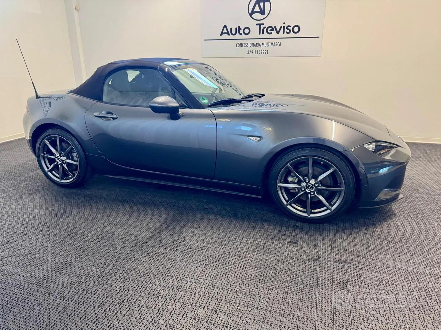 Mazda Mx-5 2018 photo 2