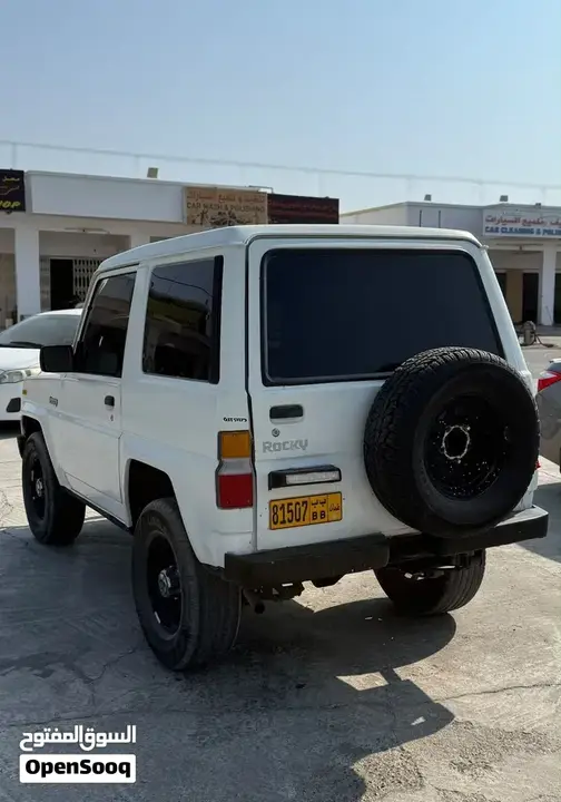Daihatsu Rocky 1989 photo 2
