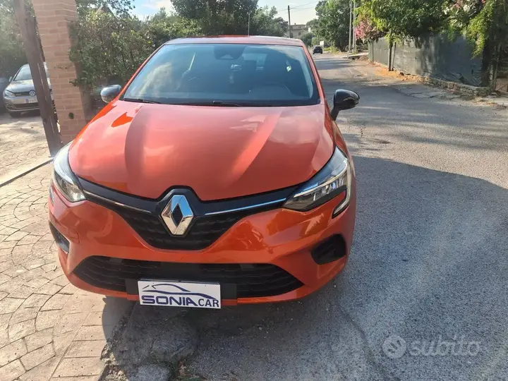 Renault Clio 2023 photo 2