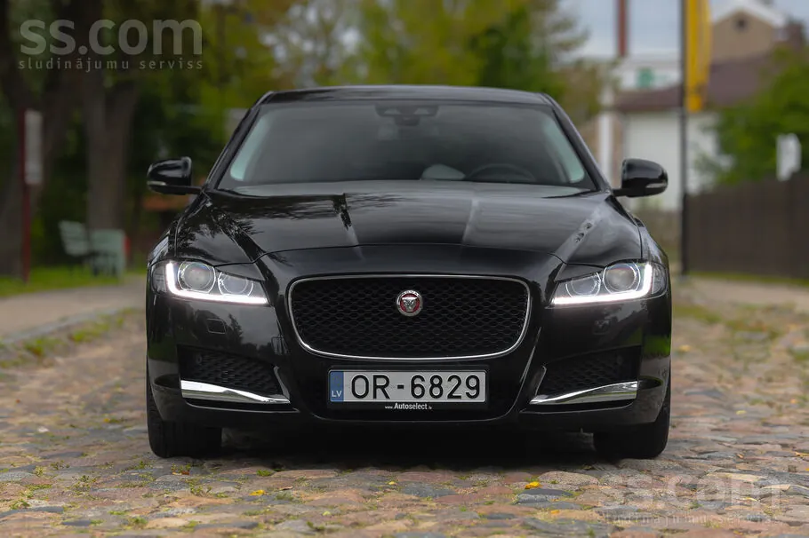 Jaguar Xf 2017 photo 2
