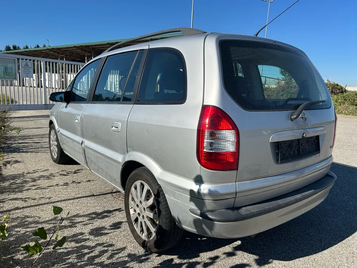 Opel Zafira 2004 photo 3
