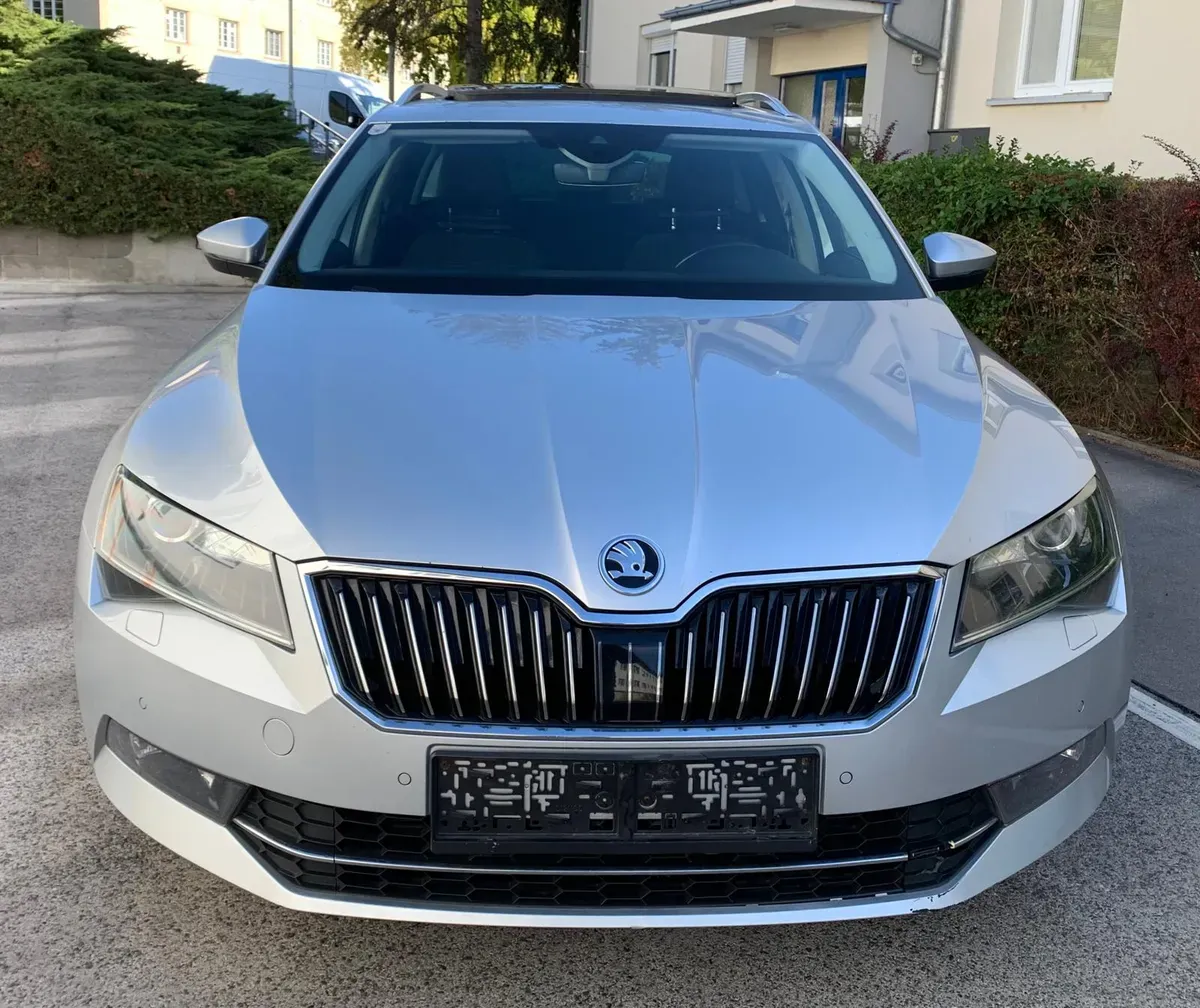 Skoda Superb 2018 photo 2