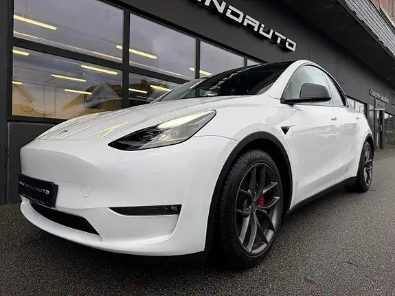 Tesla Model Y 2024 photo 2