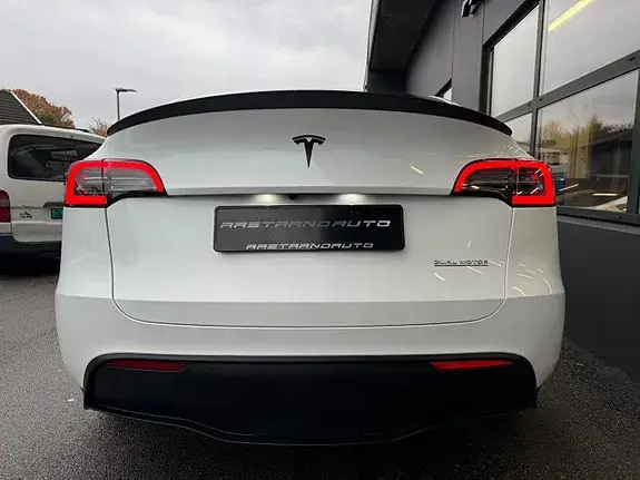 Tesla Model Y 2024 photo 5