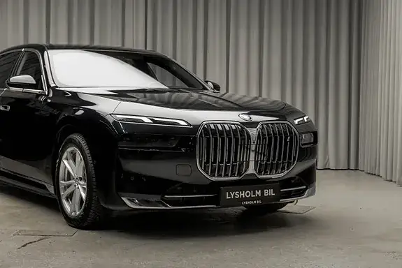 BMW I7 2023 photo 4