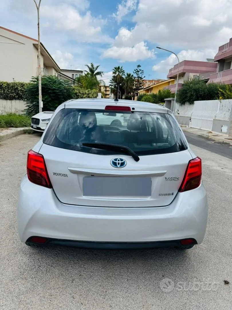 Toyota Yaris 2015 photo 4