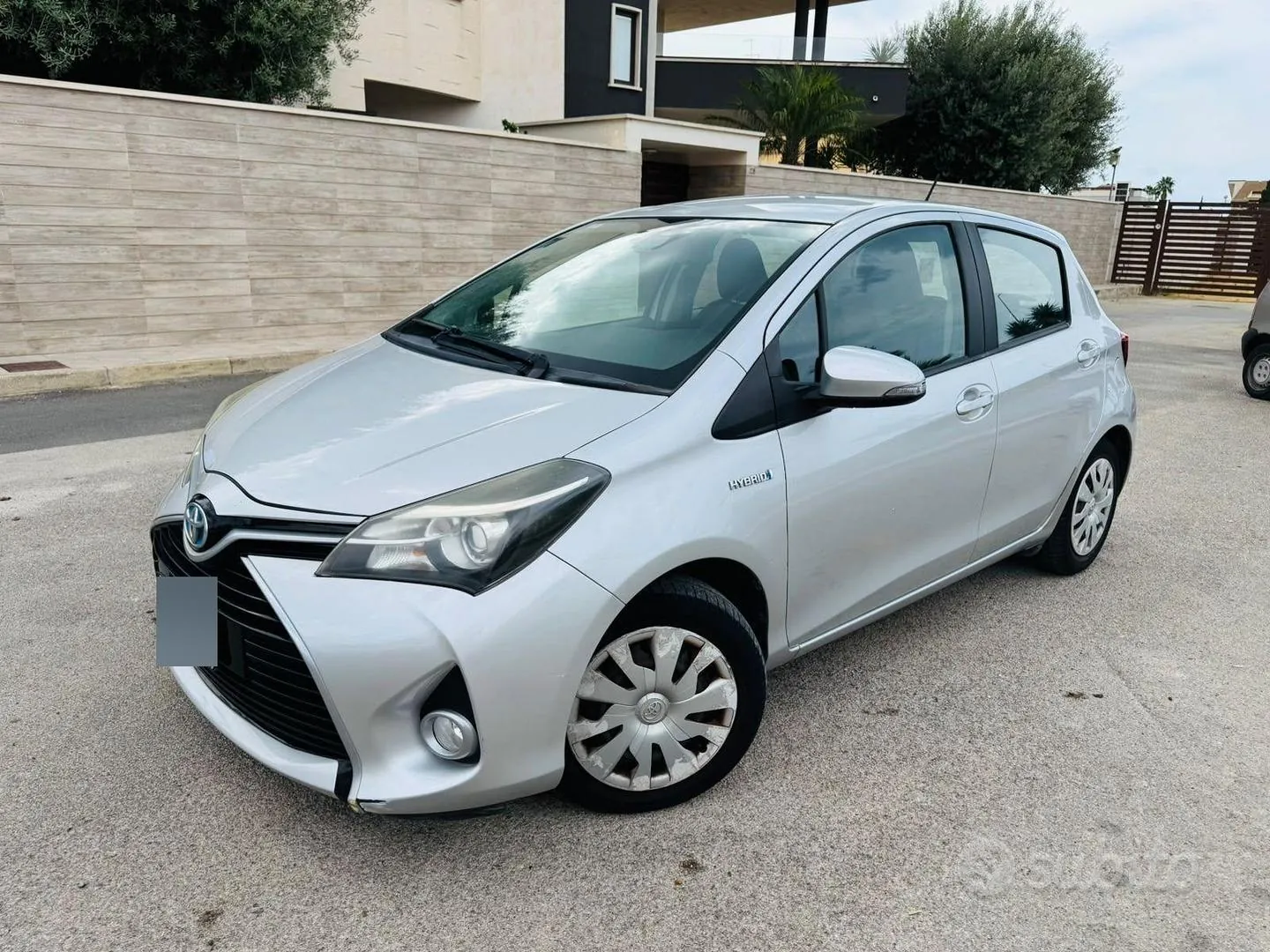 Toyota Yaris 2015 photo 2