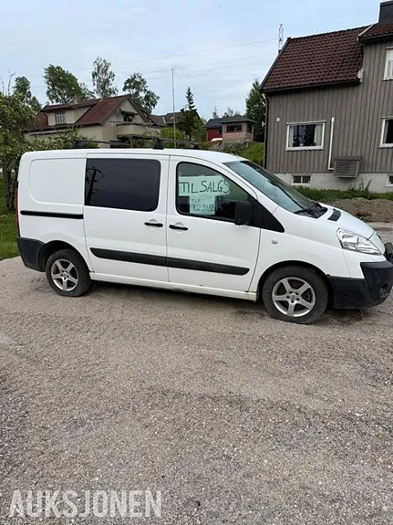 Peugeot Expert 2011 photo 2