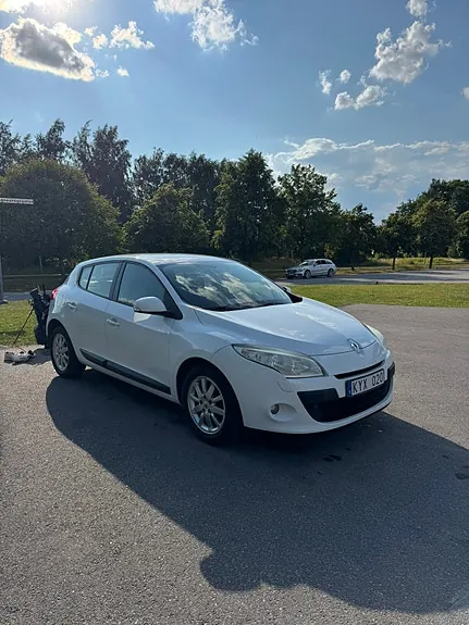 Renault Megane Iii 2010 photo 2