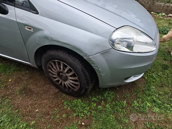 Fiat Grande Punto 2009 photo 5