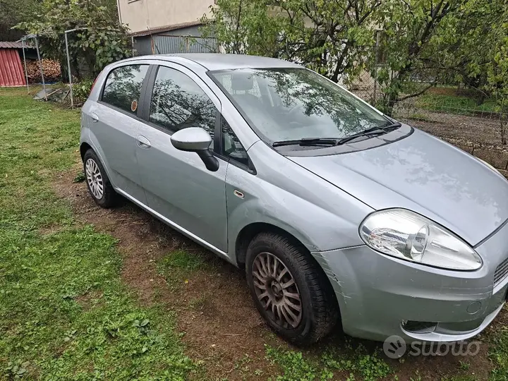 Fiat Grande Punto 2009 photo 3