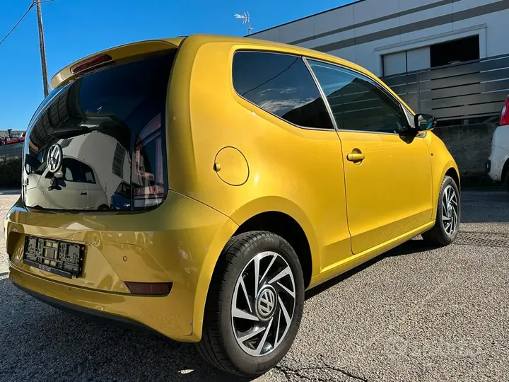 Volkswagen Up 2018 photo 3