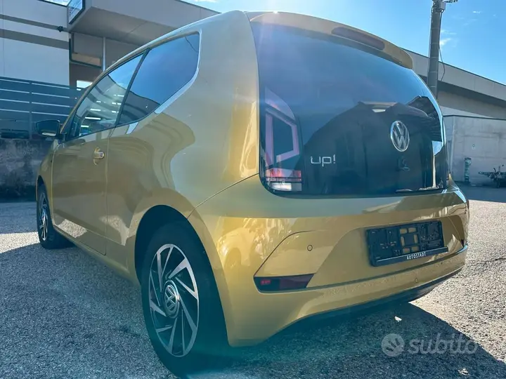Volkswagen Up 2018 photo 5