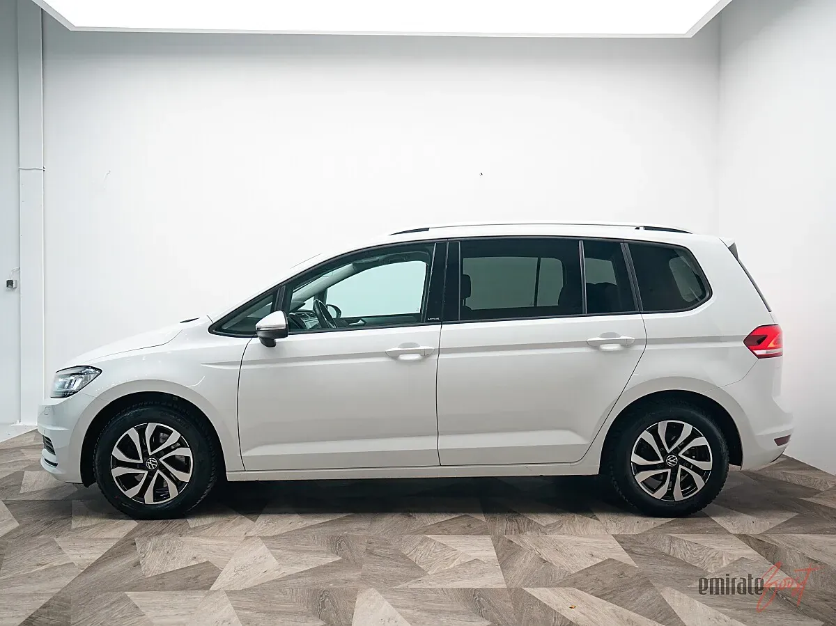 Volkswagen Touran 2023 photo 3