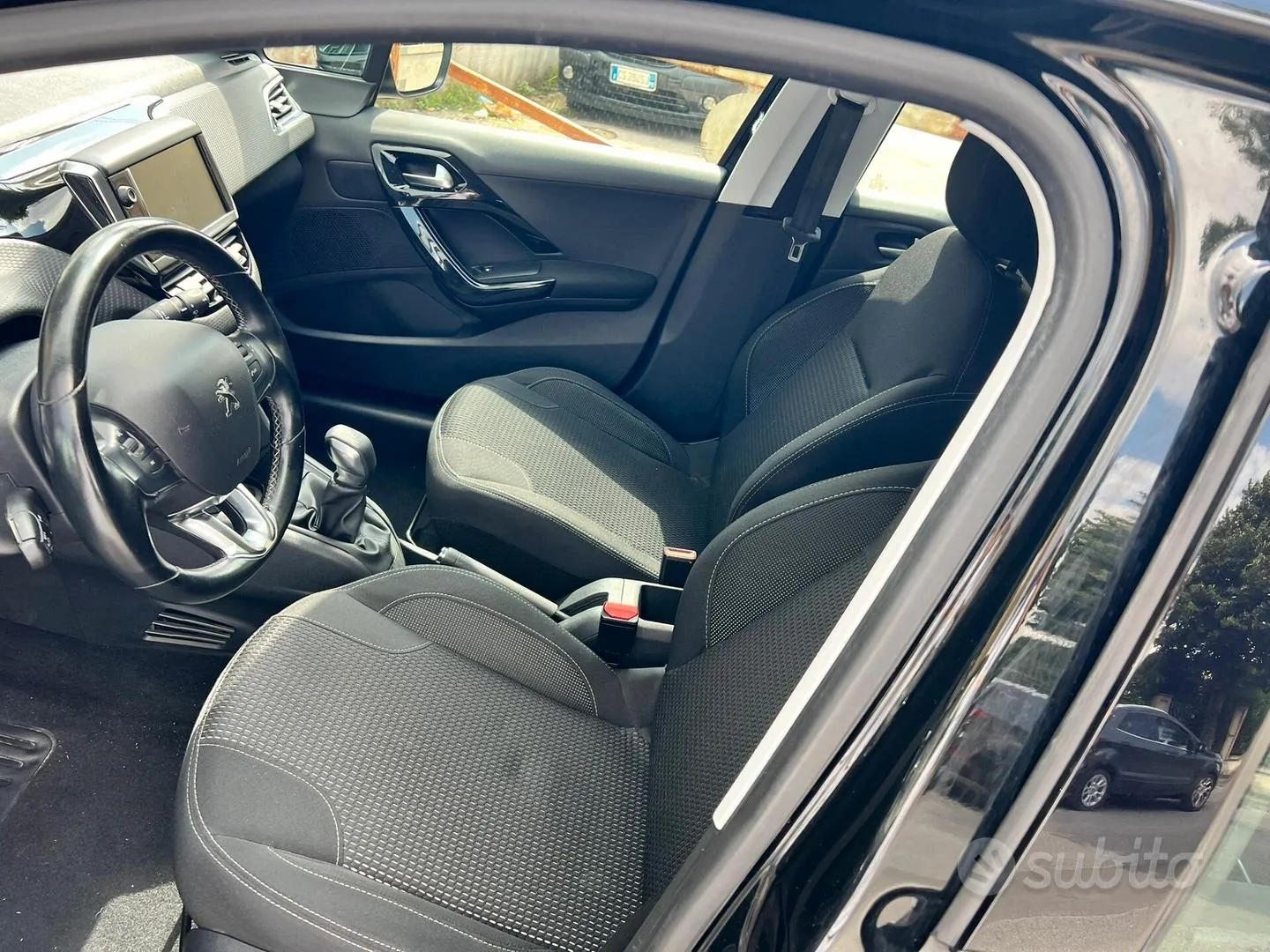 Peugeot 208 2019 photo 5