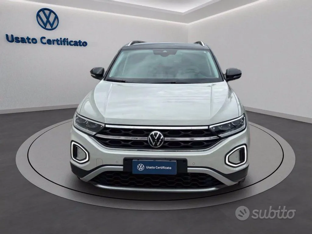Volkswagen T-Roc 2023 photo 2