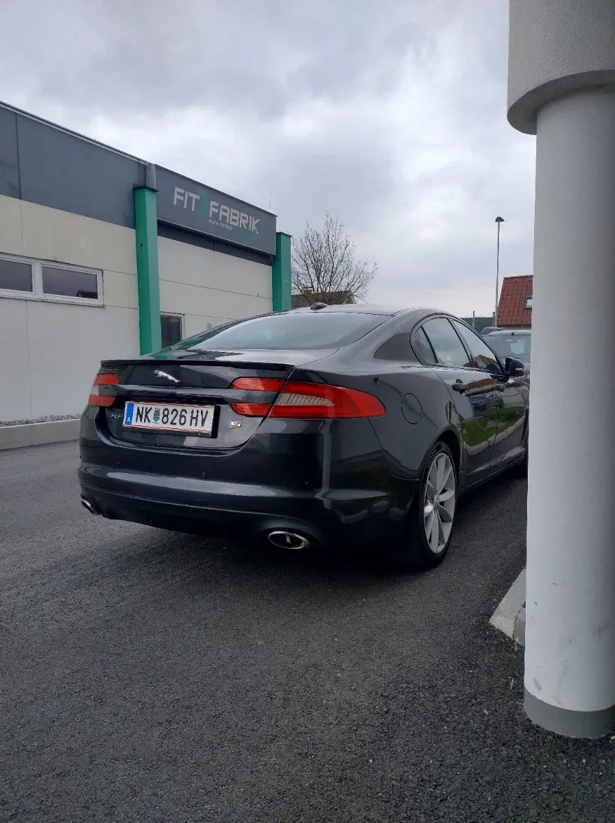 Jaguar Xf 2012 photo 3