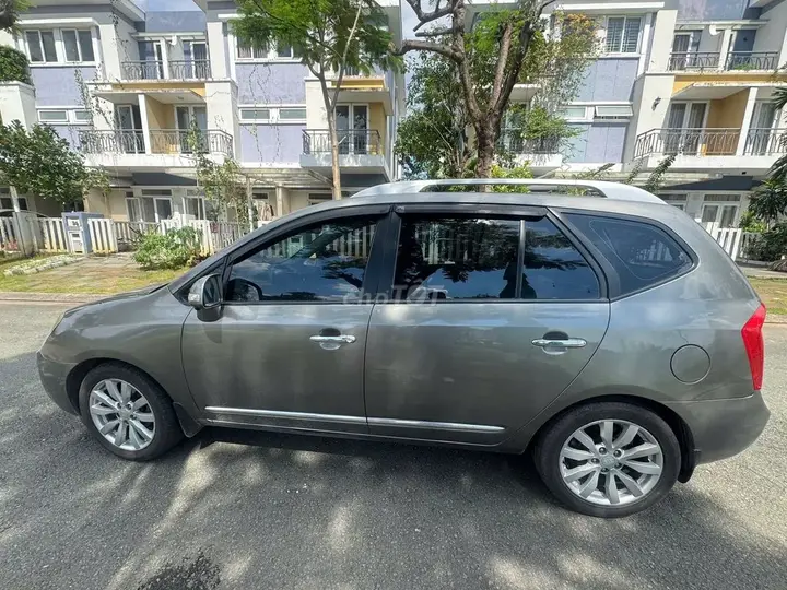 Kia Carens 2011 photo 4