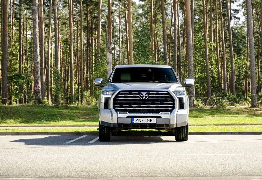Toyota Tundra 2022 photo 3