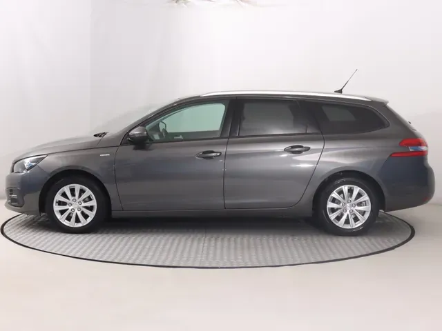 Peugeot 308 Sw 2019 photo 2