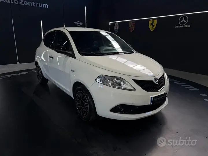 Lancia Ypsilon 2022 photo 2