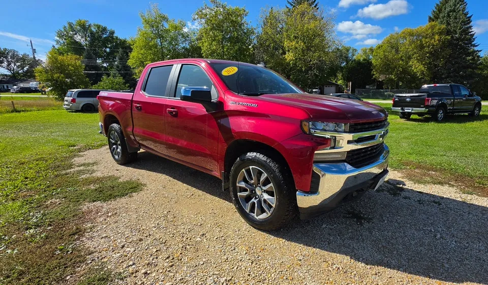Chevrolet Silverado 1500 2021 photo 3