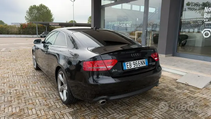Audi A5 2010 photo 4