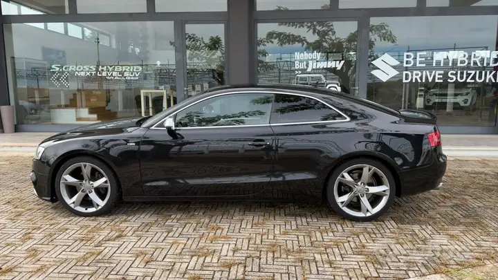 Audi A5 2010 photo 3