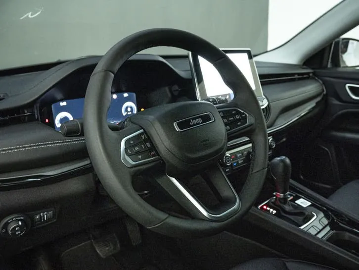 Jeep Compass 2025 photo 2