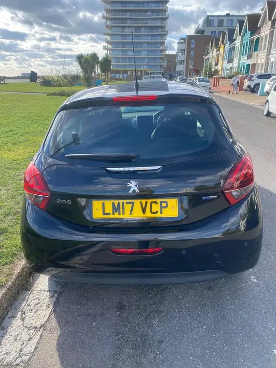 Peugeot 208 2017 photo 2