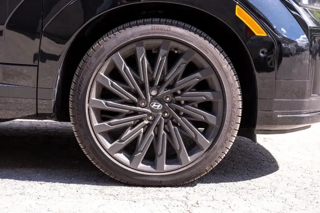 Hyundai Santa Fe 2025 photo 2