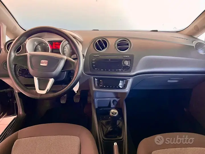 Seat Ibiza 2011 photo 4