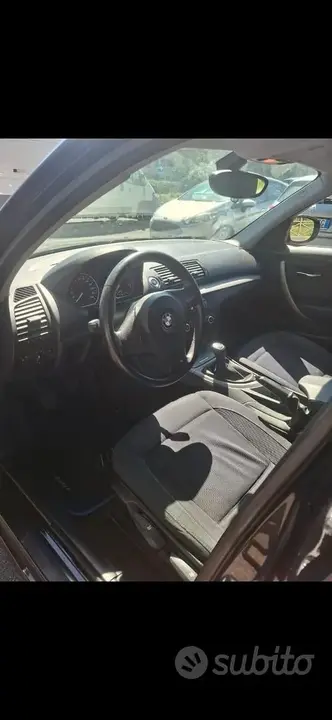 BMW 118D 2011 photo 2