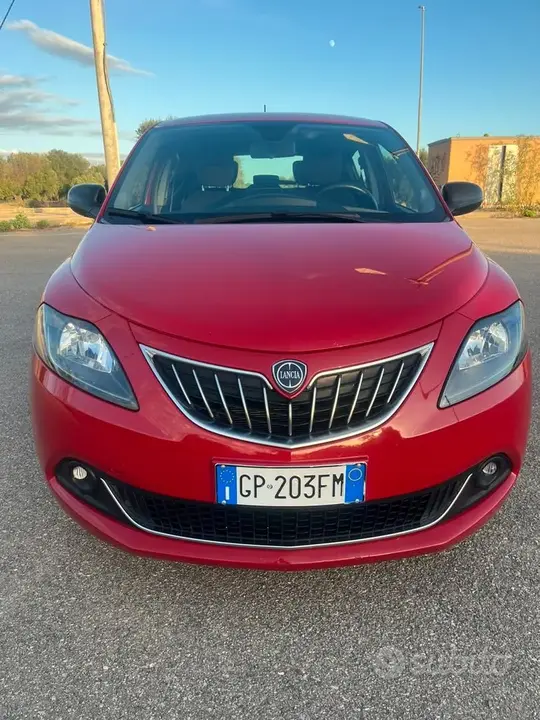 Lancia Ypsilon