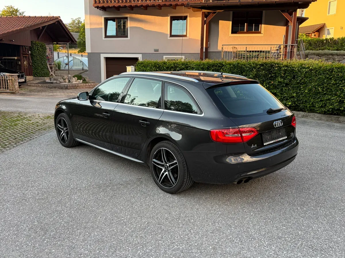 Audi A4 2012 photo 3