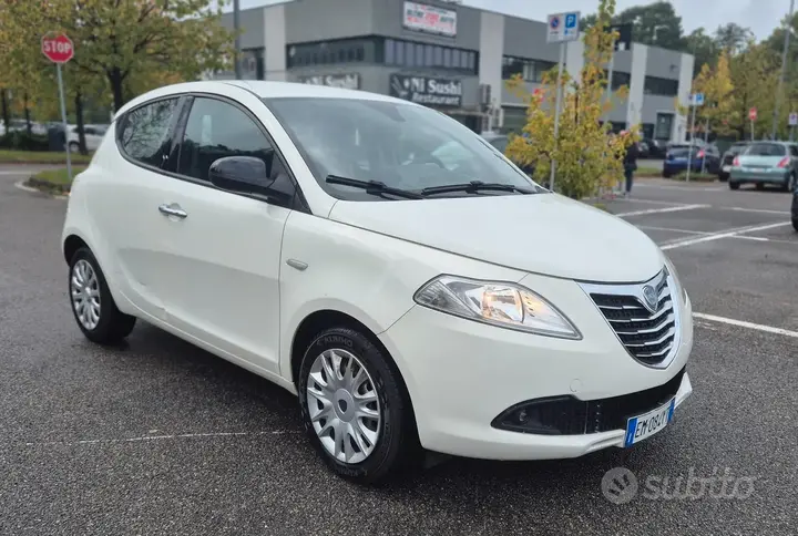 Lancia Ypsilon 2012 photo 3