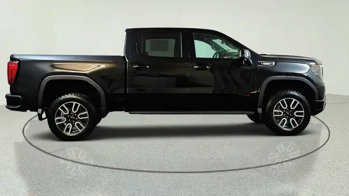 GMC Sierra 1500 2026 photo 2
