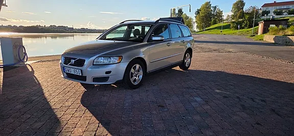 Volvo V50 2009 photo 2
