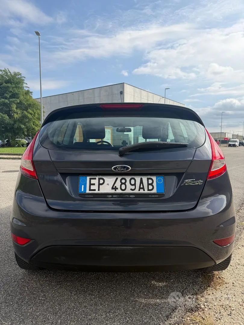 Ford Fiesta 2012 photo 5