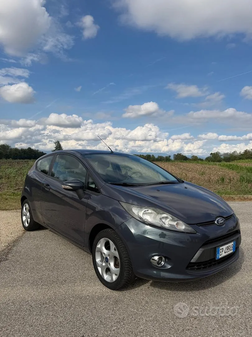 Ford Fiesta 2012 photo 3
