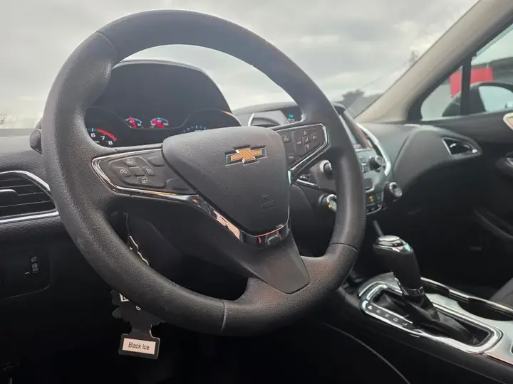 Chevrolet Cruze 2018 photo 3