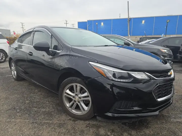 Chevrolet Cruze 2018 photo 2
